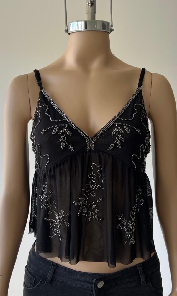 musculosa con canutillos